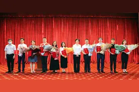 重庆市级统战系统“学身边典型·创一流业绩”报告会召开李静出席并讲话图片