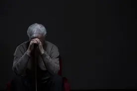 起夜几次算正常？提醒：如果夜尿多，警惕身体潜藏的4种疾病图片