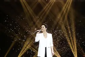 毛阿敏女儿低调出道，17岁长相清秀身高173，与袁泉合作演母女图片