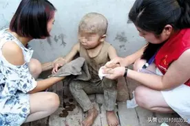 当年河南男童遭母亲打骂，被父亲当“猪”养，直到7岁还不会说话图片