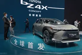 新车发布会变成单口相声，这文案一言不合就用力过猛啊图片