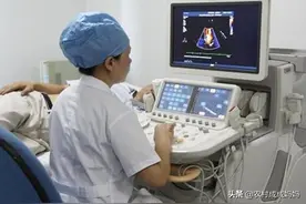 孕妇做四维彩超，发现孩子朝自己笑，正偷乐着，医生说打掉吧图片