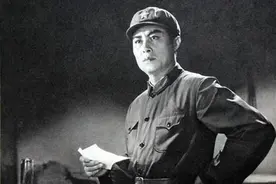 还原真实的王心刚 相貌英俊为人正直 做厂长期间帮过众多落难演员图片
