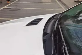 网友反映成都武侯区航天路附近停车位收费问题 街道办回应图片