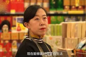 卖房卖肾父亲自杀，苦追刘德华13年后，42岁的杨丽娟如今怎样了？图片
