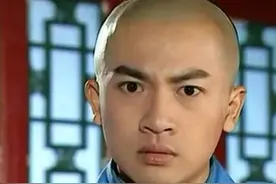 《亮剑》剧组缺经费，导演把司机拉来凑数演戏，不料意外捧红了他图片