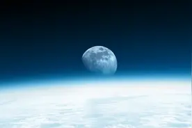 每秒630公里！地球正在宇宙中飞速前进，目的地何在？图片
