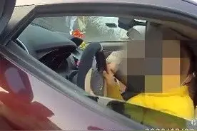 女子备考科目三 上路练车找感觉图片