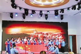 潮剧选段表演慷慨激昂——《绣红旗》唱出爱党情怀图片