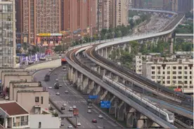 犀浦三十载，国际都会到城乡结合部的水逆图片