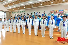 从马背上的摇篮到党旗下的课桌图片