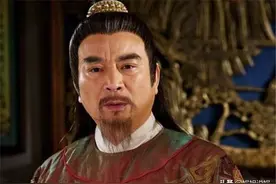 与前妻闪婚，独自抚养女儿10年后娶圈外老婆，如今63岁成赢家图片