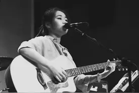 花粥《纸短情长》，道不尽太多涟漪图片