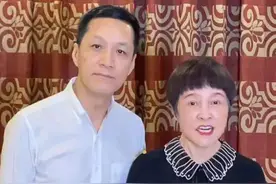 老戏骨演员冯远征：因扮演家暴男遭惨痛骂，娶大8岁妻子无比恩爱图片