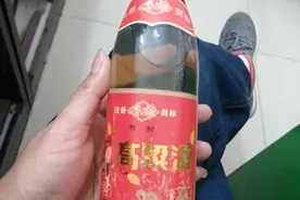 杏雄红高粱酒图片