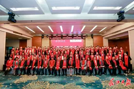 近200位中国人民大学湖北校友在汉相聚，未来争取将人大附中引进到武汉图片