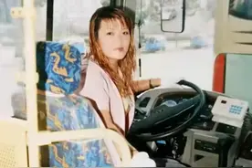 41岁东北女人，离婚后负债50万，她开卡车运煤还债，还被央视表扬图片