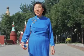 比起上海奶奶的精致时尚，北京大妈的裙装造型，传统保守还有点土图片