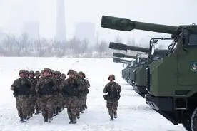 152毫米老炮升级新型155毫米卡车炮！新疆军区炮兵装备“换血”图片