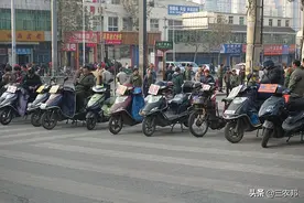 曾经的黄金行业，如今陷入招工难，老板：不降薪，一月一万招不满图片