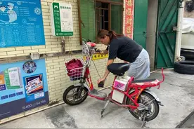 “充满不拔”和“未充满就拔”充电器，哪个更伤电动车？一看就知图片