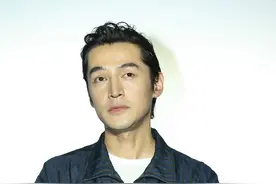 “爱猫人士”胡歌却不封窗，害猫咪两次从17楼掉下，人设又翻车了图片