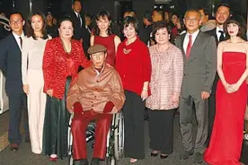 妻妾成群幸福吗？看看何鸿燊的晚年就知道了图片