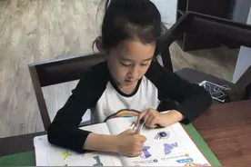 不上学的孩子，都在家里干嘛？生无可恋的狗子：赶紧开学吧图片