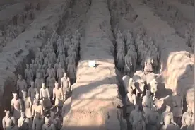 兵马俑迎来客流高峰 景区延长开放时间满足参观游客图片
