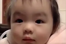 19个月萌娃和妈妈玩古诗串烧对答如流图片
