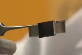迷你又精巧 这个科研团队给机器人穿上“防滑跑鞋”图片