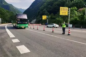 22日8时起 京昆高速西汉段双向恢复货车通行图片