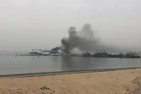 山东威海“中华富强”轮火灾已扑灭图片