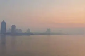 黑龙江哈尔滨空气重度污染 起因或由焚烧秸秆所致图片