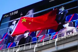记者Vlog丨中国女足2比1击败韩国 在韩中国同胞现场助阵图片