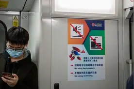 “静音令”动真格！上海地铁禁手机外放首日效果如何？看现场→图片