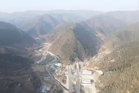 世界公路隧道又一项超级工程！银昆线陕西段天台山特长隧道贯通图片