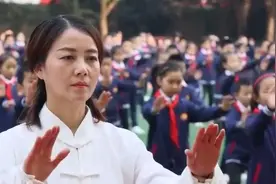 传统跑操太枯燥？荆门中小学生课间打起了太极拳图片