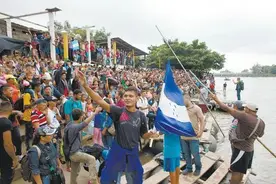 他们坐大篷车走了3000公里去美国，特朗普的军队挡得住吗？图片