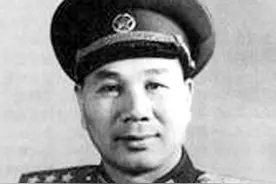“白袍小将”杨成武图片