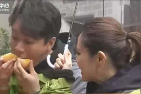 佟大为爱上网红柑橘吃不停 妻子关悦爱不释手想买回家视频封面