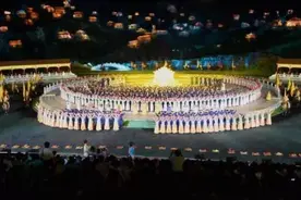 《鼎盛王朝·康熙大典》荣获“中国旅游演艺2017年度实景演出票房十强”图片