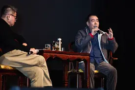 陈凯歌母校开讲忆张国荣 盼电影节关注年轻人图片