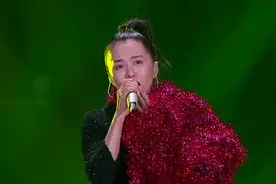 谭维维绝美天籁演唱张学友的《秋意浓》！和原唱相比丝毫不逊色！视频封面