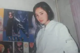 追星女孩！杨幂爸爸晒杨幂旧照背后贴满H.O.T海报图片