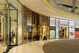 商场上过季卖不完的衣服都去哪了？服装店老板道出实情图片