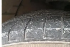 轮胎出现这样的裂纹，是不是要换胎了？图片