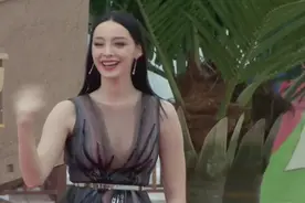 北极星小姐姐好美！艾玛·杜蒙特现身海南岛国际电影节闭幕式视频封面