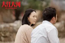 当年是与蒋大为、李谷一齐名的“歌坛女神”，如今是“小包总”的妈！这位《大江大河》里的老熟人你认出来了吗？图片