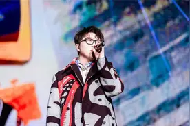 “香蜜女孩”收福利：毛不易《不染》将唱上江苏卫视跨年哦！图片